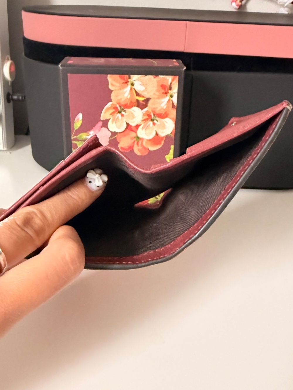 Gucci GG Supreme Blooms Pink Bifold Wallet - Picture 4 of 5